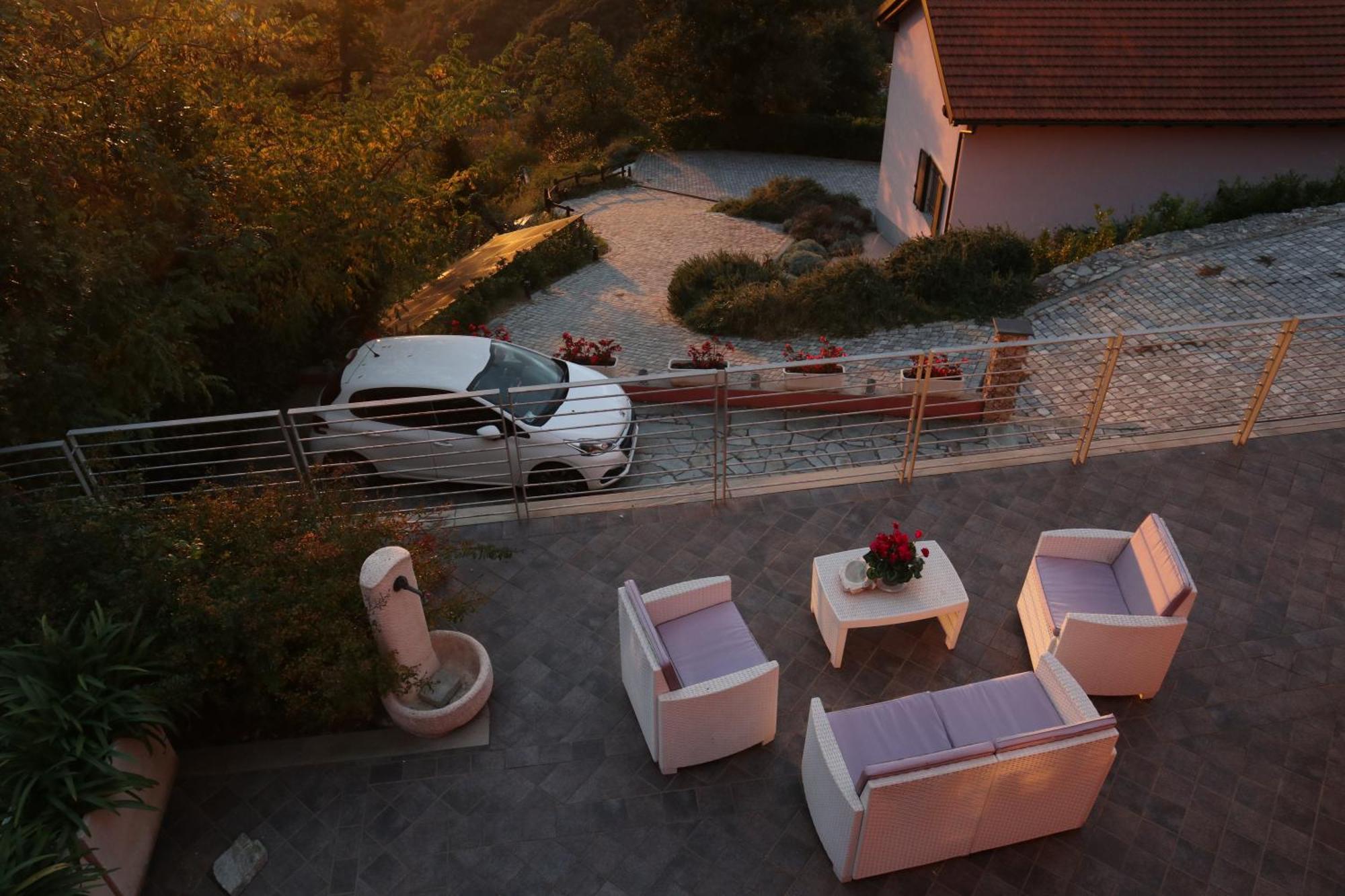 Suite Con Vista Vezzi Portio Екстериор снимка
